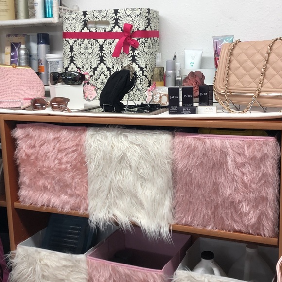 Meet your Posher - Picture 3 of 3